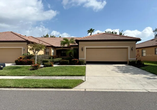 2nd image of 229 Shell Falls Dr, Apollo Beach, FL 33572 | MLS# TB8536384