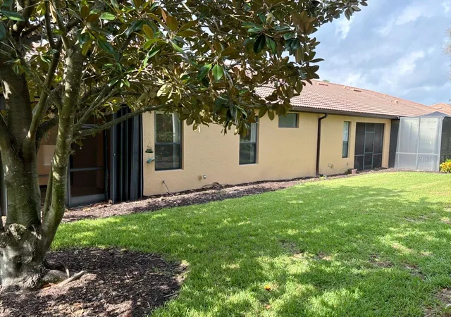 Photo 3 of Single family home for sale at 229 Shell Fls Dr, Apollo Beach, FL 33572 | MLS# TB8536384 | Listing updated on 2026-10-07