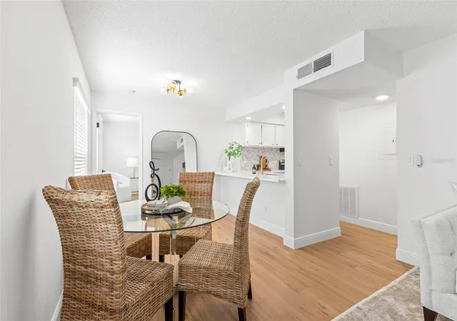 4th image of 2981 Bonaventure Cir, PALM HARBOR, FL 34684