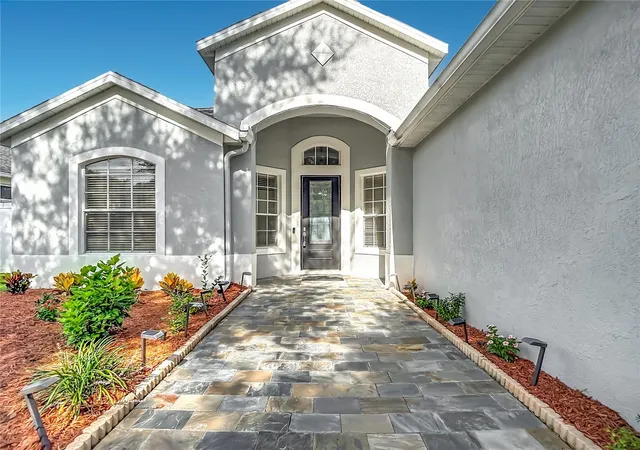 4th image of 220 Ronja Ln, Valrico, FL 33594 | MLS# TB8536395