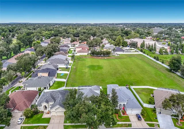5th image of 220 Ronja Ln, Valrico, FL 33594 | MLS# TB8536395