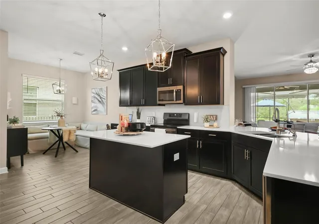 Photo 4 of Single family home for sale at 2537 Camden Park Cir, Davenport, FL 33837 | MLS# S5155123 | Listing updated on 2026-10-03