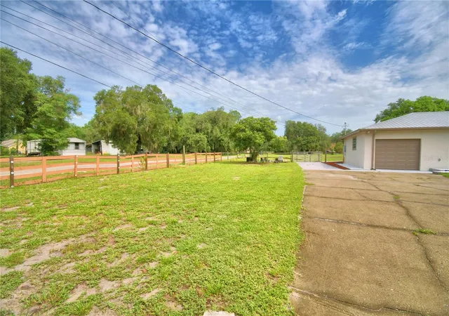Photo 3 of Single family home for sale at 8704 Tom Costine Rd, Lakeland, FL 33809 | MLS# L4964058 | Listing updated on 2026-10-10