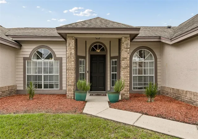 2nd image of 1552 Thornhill Cir, Oviedo, FL 32765 | MLS# O6431239