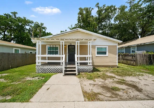 Photo 1 of Single family home for sale at 920 E Dr Martin Luther King Jr Blvd, Tampa, FL 33603 | MLS# O6431255 | Listing updated on 2026-09-04