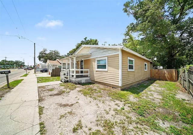 Photo 3 of Single family home for sale at 920 E Dr Martin Luther King Jr Blvd, Tampa, FL 33603 | MLS# O6431255 | Listing updated on 2026-09-25