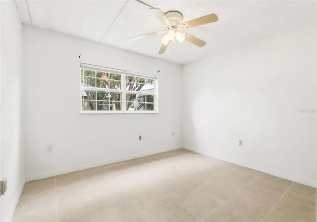 Photo 3 of Condo for sale at 525 Conway Rd #29, Orlando, FL 32807 | MLS# O6431256 | Listing updated on 2026-09-03