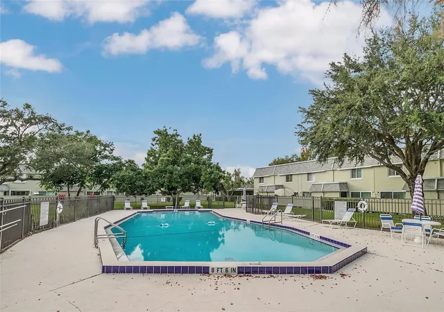 Photo 4 of Condo for sale at 525 Conway Rd #29, Orlando, FL 32807 | MLS# O6431256 | Listing updated on 2026-09-03