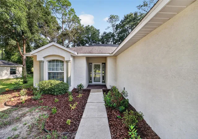 Photo 3 of Single family home for sale at 19369 Sw 100th Loop, Dunnellon, FL 34432 | MLS# A4702212 | Listing updated on 2026-08-07
