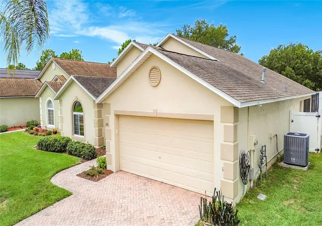 3rd image of 335 Regency St, Davenport, FL 33896 | MLS# O6431261