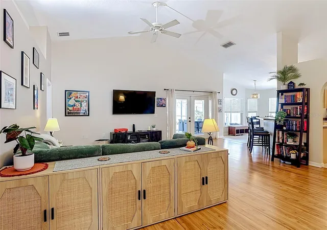 5th image of 335 Regency St, Davenport, FL 33896 | MLS# O6431261