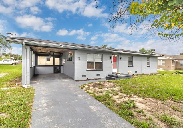 Photo 1 of Single family home for sale at 320 S Seminole Ave, Lake Alfred, FL 33850 | MLS# O6431270 | Listing updated on 2026-09-27