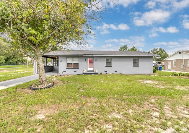 Photo 2 of Single family home for sale at 320 S Seminole Ave, Lake Alfred, FL 33850 | MLS# O6431270 | Listing updated on 2026-09-27
