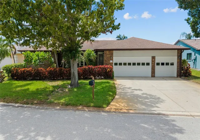 Photo 1 of Single family home for sale at 4612 Coral Lake Dr, Bradenton, FL 34210 | MLS# A4702220 | Listing updated on 2026-09-21