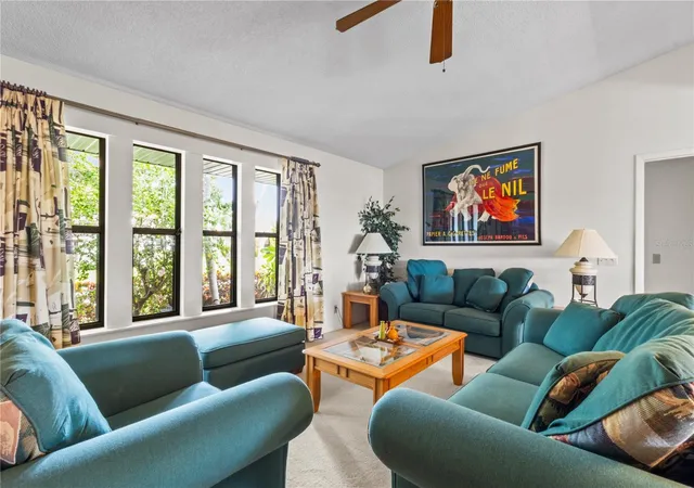 Photo 4 of Single family home for sale at 4612 Coral Lake Dr, Bradenton, FL 34210 | MLS# A4702220 | Listing updated on 2026-09-21