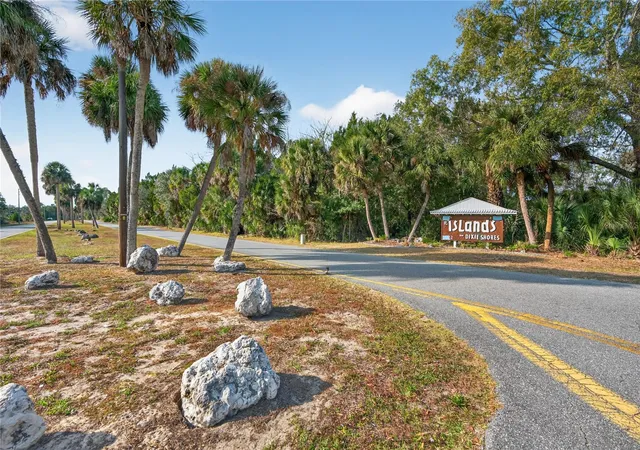 2nd image of 11607 W Kingfisher Ct, CRYSTAL RIVER, FL 34429