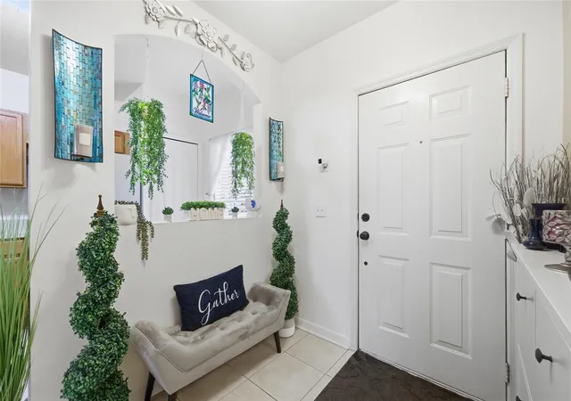 Photo 4 of Townhouse for sale at 417 Wilton Cir, Sanford, FL 32773 | MLS# O6431288 | Listing updated on 2026-09-07
