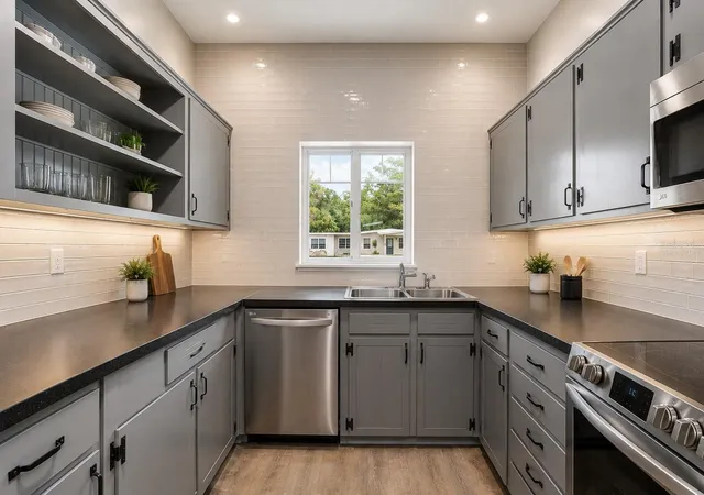 4th image of 8616 Shirley Dr, Temple Terrace, FL 33617 | MLS# W7888325