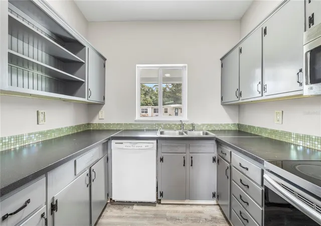 5th image of 8616 Shirley Dr, Temple Terrace, FL 33617 | MLS# W7888325