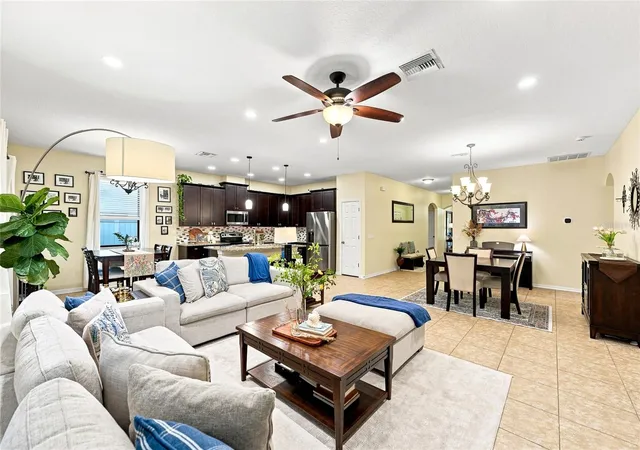 Photo 4 of Single family home for sale at 1008 Oakcrest Dr, Brandon, FL 33510 | MLS# TB8536445 | Listing updated on 2026-10-19