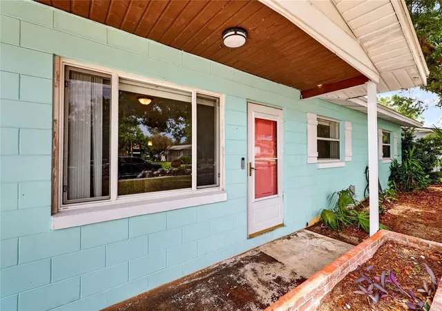 Photo 4 of Single family home for sale at 120 E Hoffman St, Lake Alfred, FL 33850 | MLS# S5155141 | Listing updated on 2026-09-16