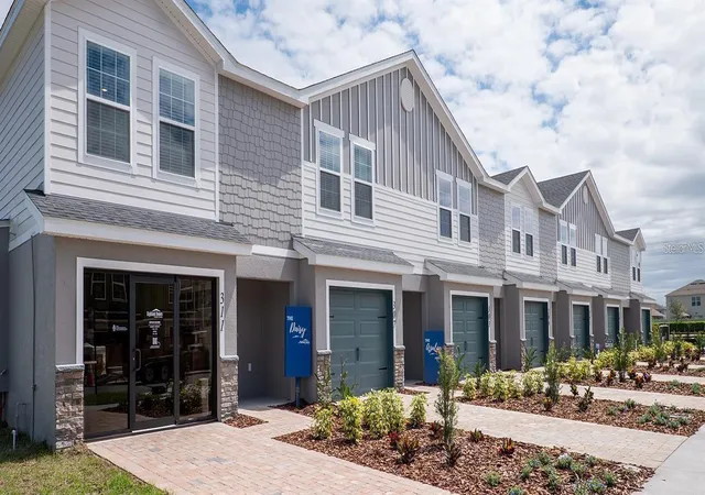 Photo 1 of Sale Pending at 374 Chesapeake Dr, Saint Cloud, FL 34771 | MLS# L4964068 | Listing updated on 2026-08-07