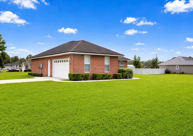 Photo 3 of Sale Pending at 122 SW Arrow Glen, Lake City, FL 32024 | MLS# GC542531 | Listing updated on 2026-09-30