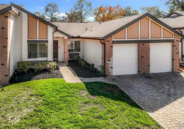 Photo 3 of Single family home for sale at 7385 Crestwood Dr, Weeki Wachee, FL 34613 | MLS# W7888330 | Listing updated on 2026-08-08