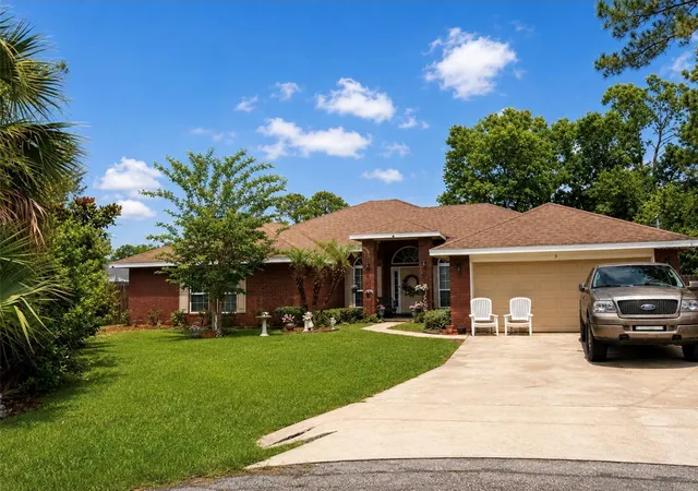 Photo 2 of Single family home for sale at 3 Rae June Pl, Palm Coast, FL 32164 | MLS# O6431320 | Listing updated on 2026-08-07