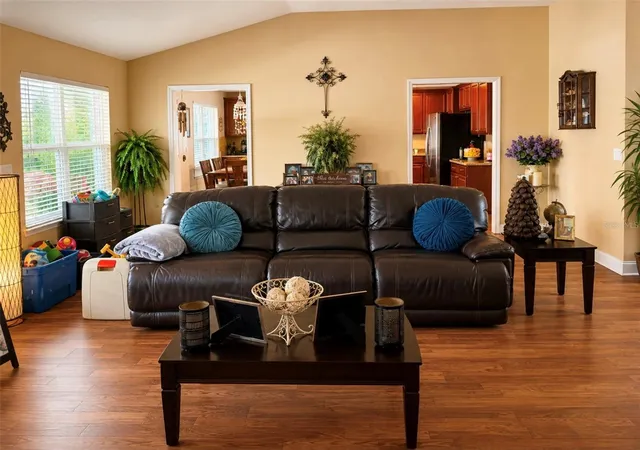 Photo 3 of Single family home for sale at 3 Rae June Pl, Palm Coast, FL 32164 | MLS# O6431320 | Listing updated on 2026-08-07