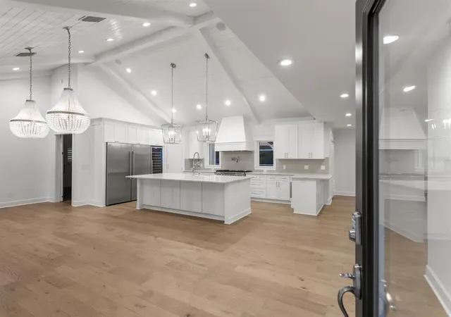 Photo 2 of Sale Pending at 4415 W Clear Ave, Tampa, FL 33629 | MLS# TB8536480 | Listing updated on 2026-10-05