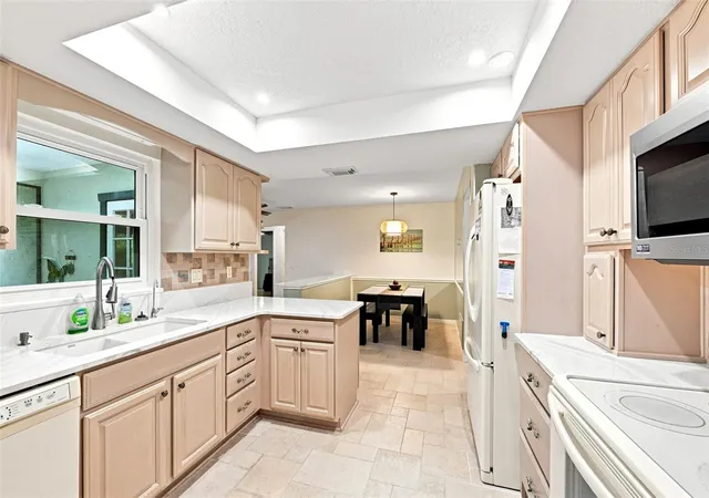 2nd image of 2107 W Fore Dr, Tampa, FL 33612 | MLS# TB8536483