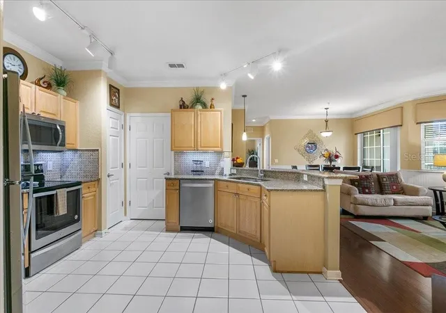 2nd image of 110 Terrace Ridge Cir #110, Davenport, FL 33896 | MLS# O6431340