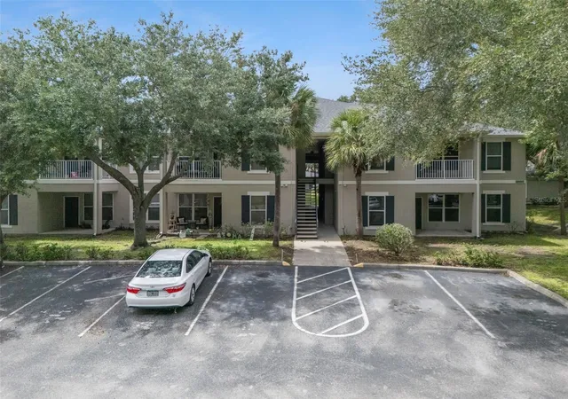 Photo 3 of Condo for sale at 6005 Hemingway Cir, Haines City, FL 33844 | MLS# S5155158 | Listing updated on 2026-08-07