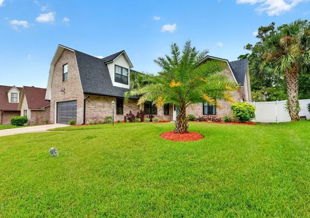Photo 2 of Single family home for sale at 3 Fox Holw Dr, Ormond Beach, FL 32174 | MLS# FC320503 | Listing updated on 2026-10-06