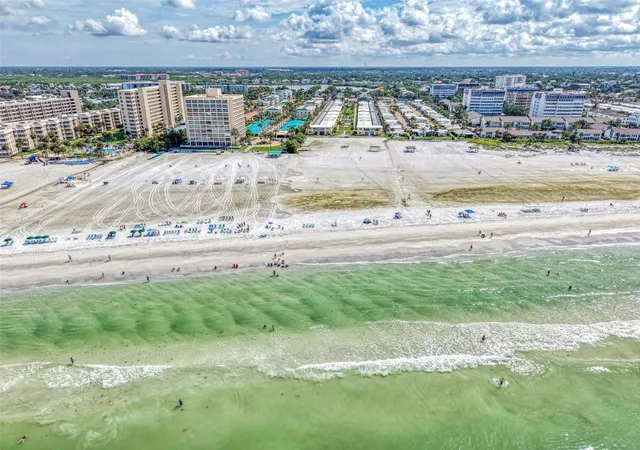 Listing Photo 2 - Condo for sale in building located at 6006 Midnight Pass Rd, Sarasota, FL 34242 - Unit #60