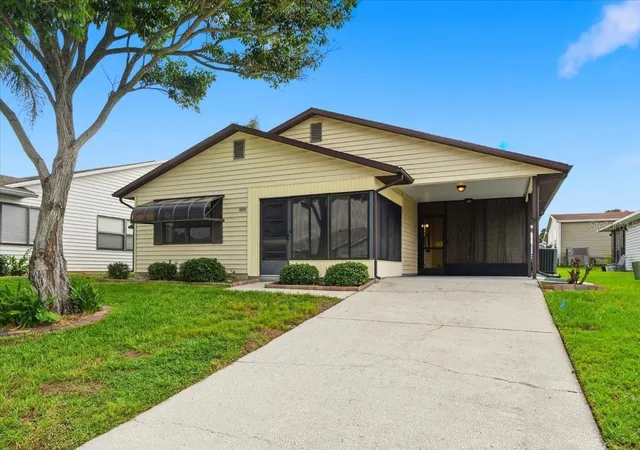 Single family home for sale at 3231 Bear Crk Ln, LAKELAND, FL 33810 | MLS# L4964076