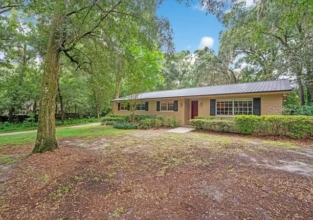 2nd image of 560 N Lake Pleasant Rd, Apopka, FL 32712 | MLS# FC320504