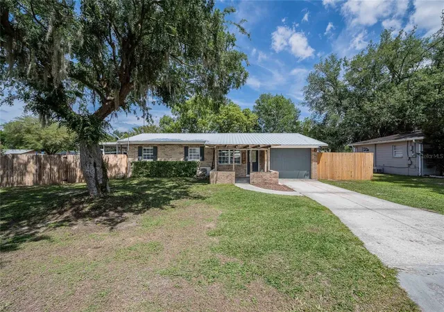 Photo 2 of Single family home for sale at 218 Maple Ln, Fort Meade, FL 33841 | MLS# L4964080 | Listing updated on 2026-08-24