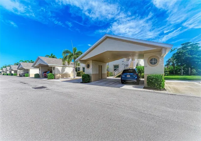 Photo 2 of Sale Pending at 1404 Auburn Lakes Cir #4, Venice, FL 34292 | MLS# N6145282 | Listing updated on 2026-08-10
