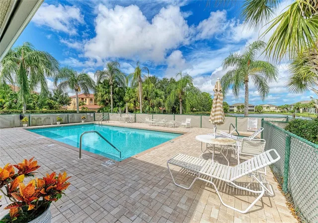 Listing Photo 2 - Condo for sale in building located at 1404 Auburn Lakes Cir, VENICE, FL 34292 - Unit #4