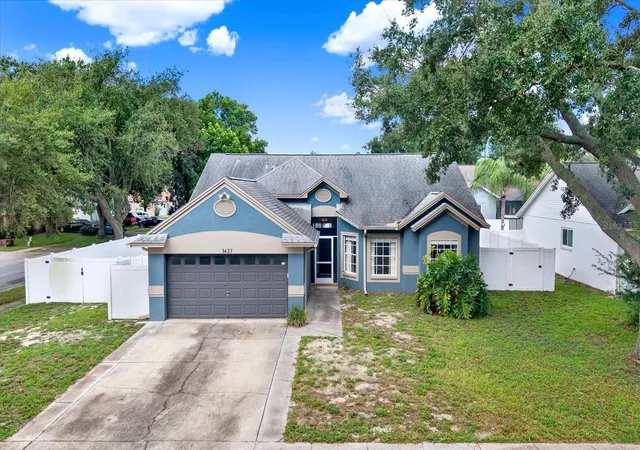 2nd image of 1427 Bay View St, Tarpon Springs, FL 34689 | MLS# W7888343