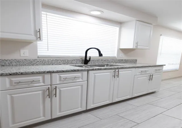 Photo 4 of Single family home for sale at 5333 Duncanwood Dr, Sarasota, FL 34232 | MLS# A4702267 | Listing updated on 2026-09-10