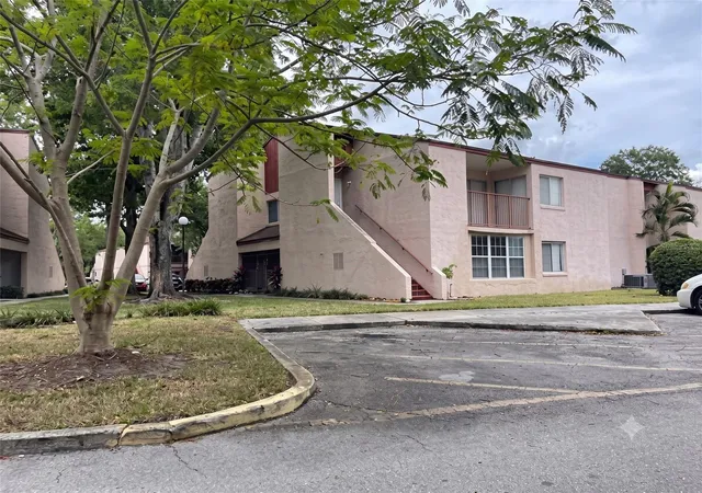 Photo 3 of Condo for sale at 4322 Lakeway Dr #13F, Orlando, FL 32839 | MLS# O6431420 | Listing updated on 2026-09-02