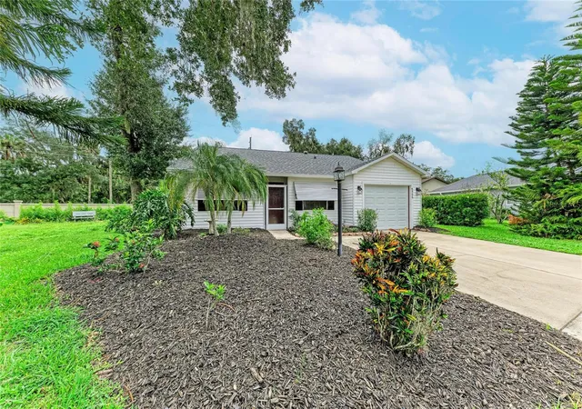 2nd image of 5506 82nd Avenue Dr E, Palmetto, FL 34221 | MLS# A4702272