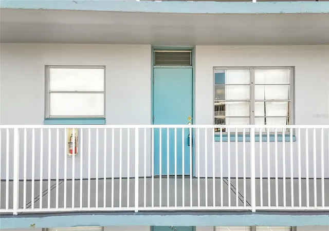 Listing Photo 5 - Condo for sale in building located at 1868 Shore Dr S, SOUTH PASADENA, FL 33707 - Unit #503