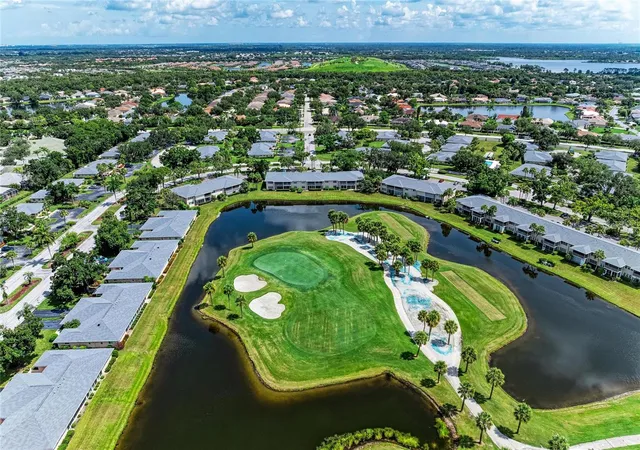 Listing Photo 3 - Condo for sale in building located at 6999 W Country Clb Dr N, SARASOTA, FL 34243 - Unit #123