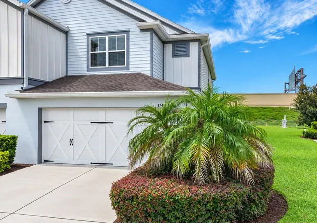 Photo 2 of Townhouse for sale at 3743 Plainview Dr, Orlando, FL 32824 | MLS# O6431453 | Listing updated on 2026-09-27