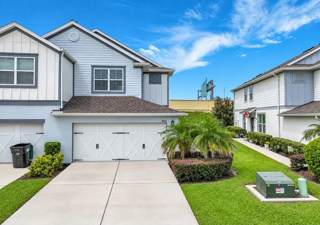 Photo 3 of Townhouse for sale at 3743 Plainview Dr, Orlando, FL 32824 | MLS# O6431453 | Listing updated on 2026-09-27