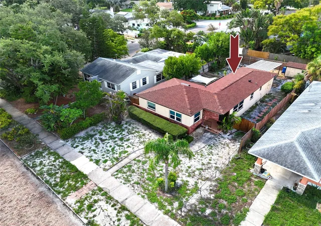 Photo 2 of Single family home for sale at 6210 4th Avenue S, Saint Petersburg, FL 33707 | MLS# TB8536623 | Listing updated on 2026-09-28